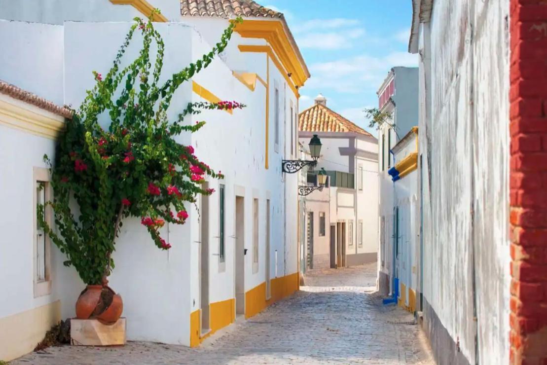 Blife Faro City Life Private Rooms Екстериор снимка